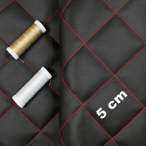 Simili cuir matelassé 5X5 cm, 540 g/m², largeur 145 cm, noir avec fil rouge