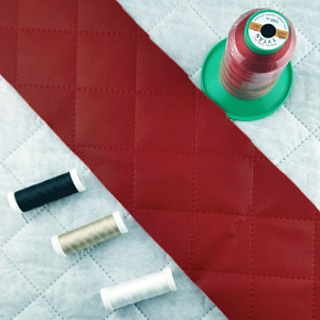 Simili cuir matelassé 5X5 cm, 540 g/m², largeur 145 cm, rouge