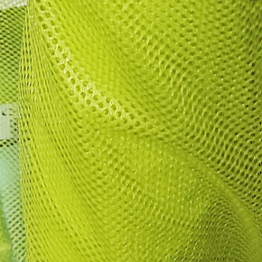 Tissu filet mesh, 100% polyester, couleur jaune petite maille 2x2 mm.
